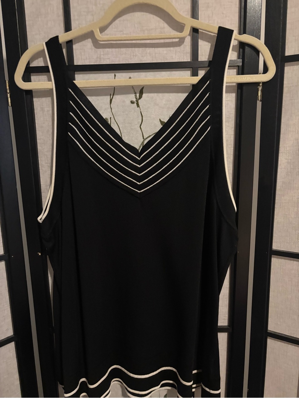 Jones New York Black Tank Top with White Trim